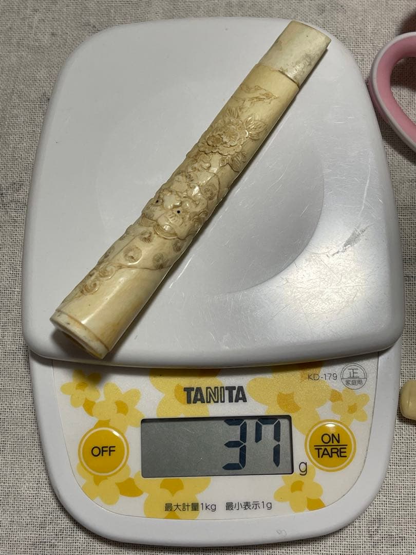 鯨の歯 アイボリー 彫刻入り　煙管