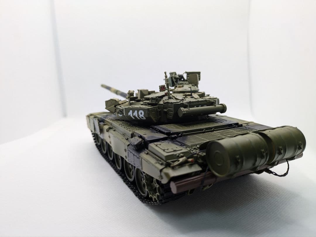 塗装済完成品　モンモデル 1/35 ロシア 主力戦車 T-90A