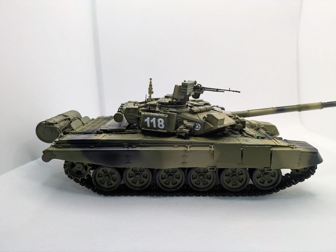 塗装済完成品　モンモデル 1/35 ロシア 主力戦車 T-90A