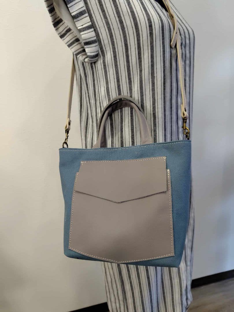 ミナペルホネン /タンバリンクロスカケラパッチ/しきりトートSサイズ/ブルー