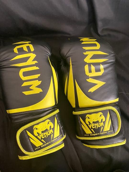 ベノム ファイティンググローブ