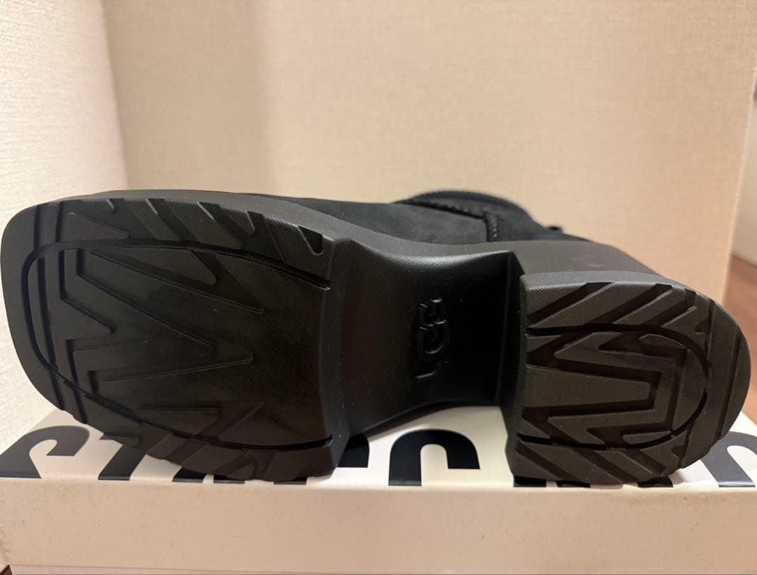 【美品】 UGG モクシーチェルシー 厚底ブーツ 黒 23.5cm
