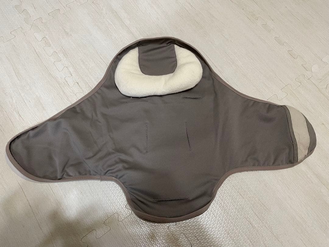 (送料込みに変更)Aprica ユラリズム　オート　ベビーチェア