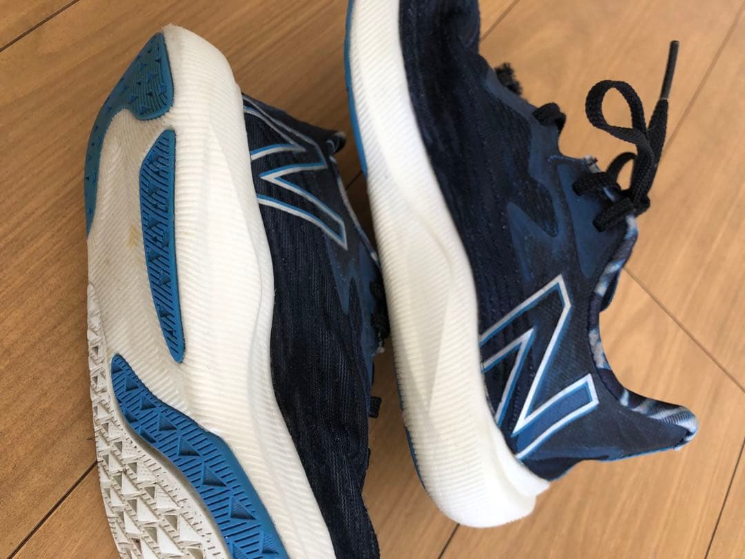 ニューバランス　ランニングシューズ
