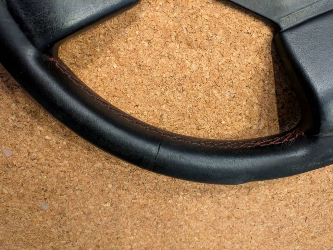 パーソナル　ステアリング　ホーンボタン付き