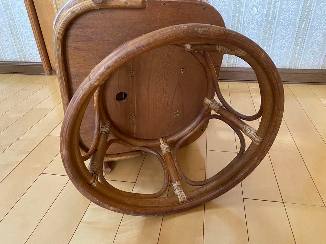 ラタン製 回転式座椅子 未使用のベージュクッション付