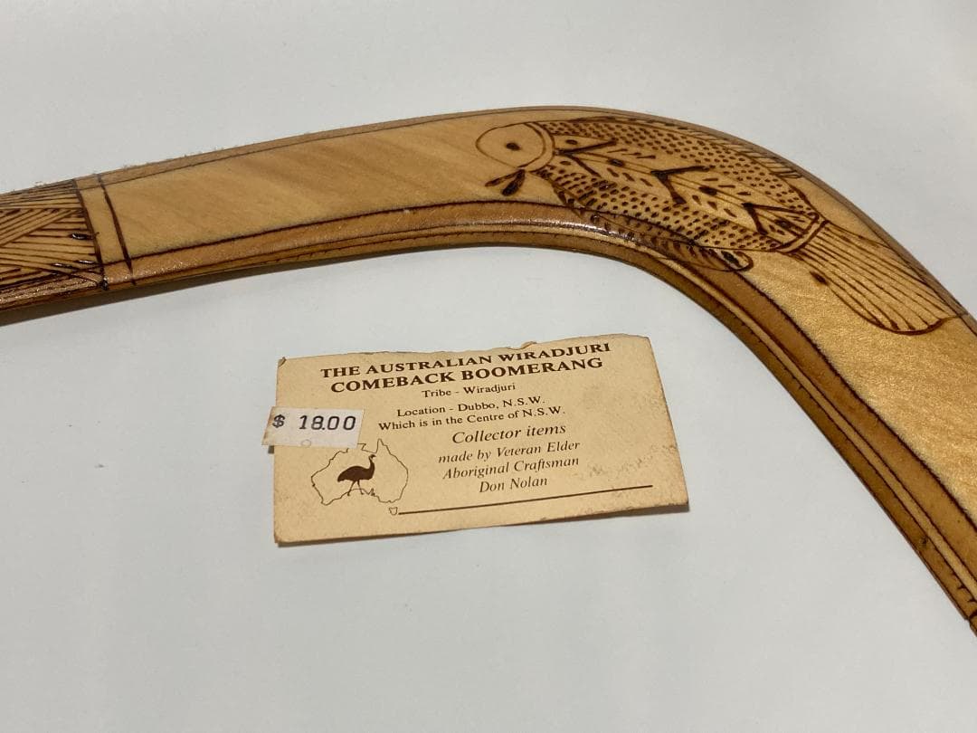 手彫りの木製ブーメラン 約60cm