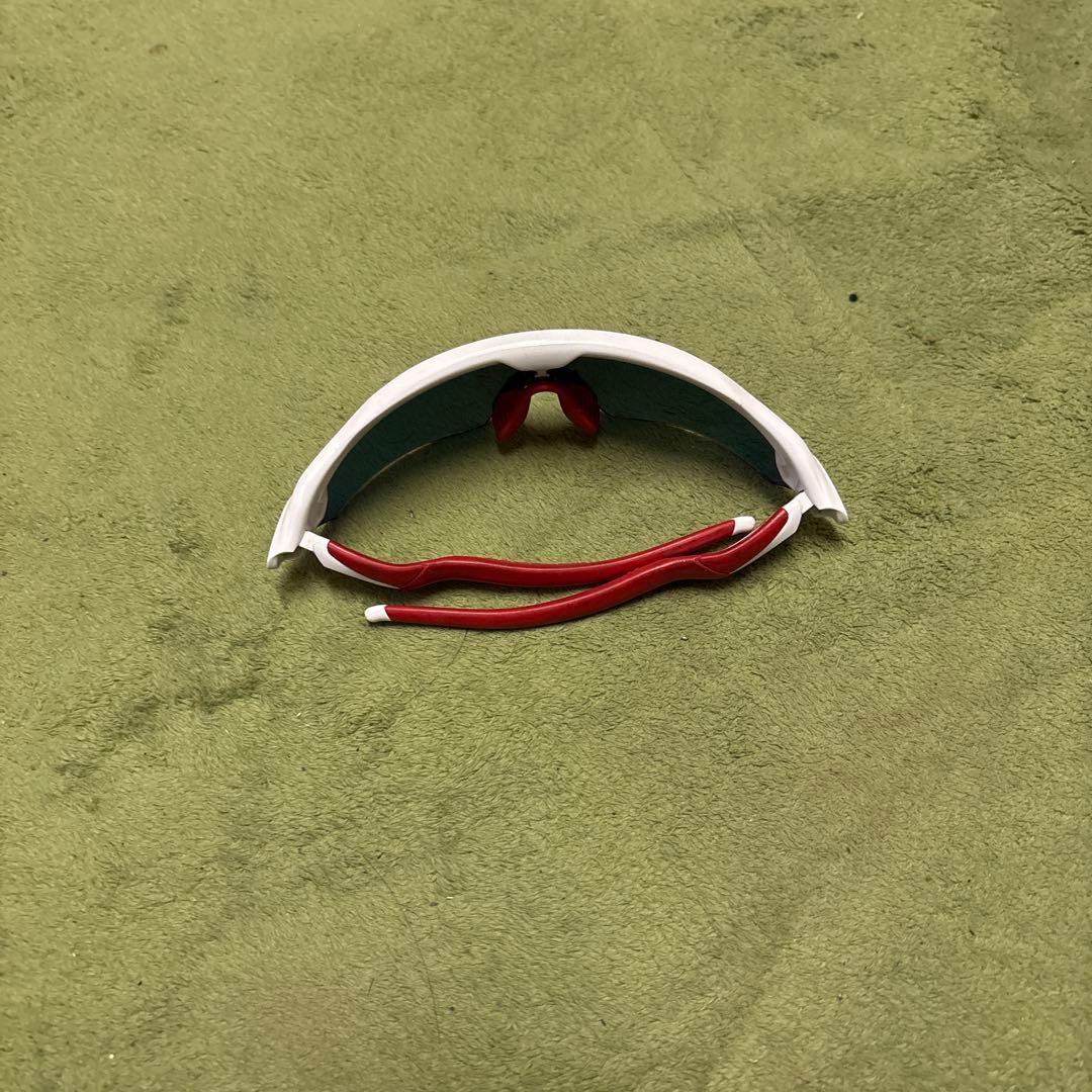 スポーツサングラス 赤と白 フレーム