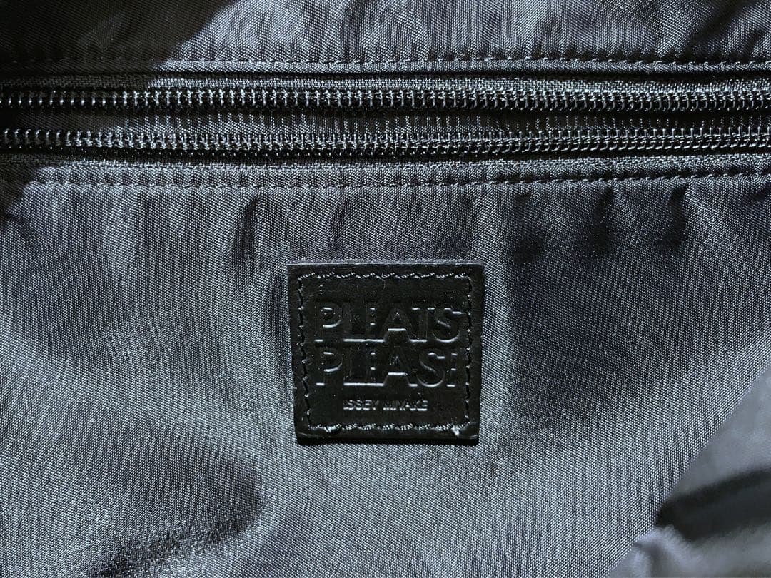 PLEATS PLEASE ISSEY MIYAKE サドル バッグ
