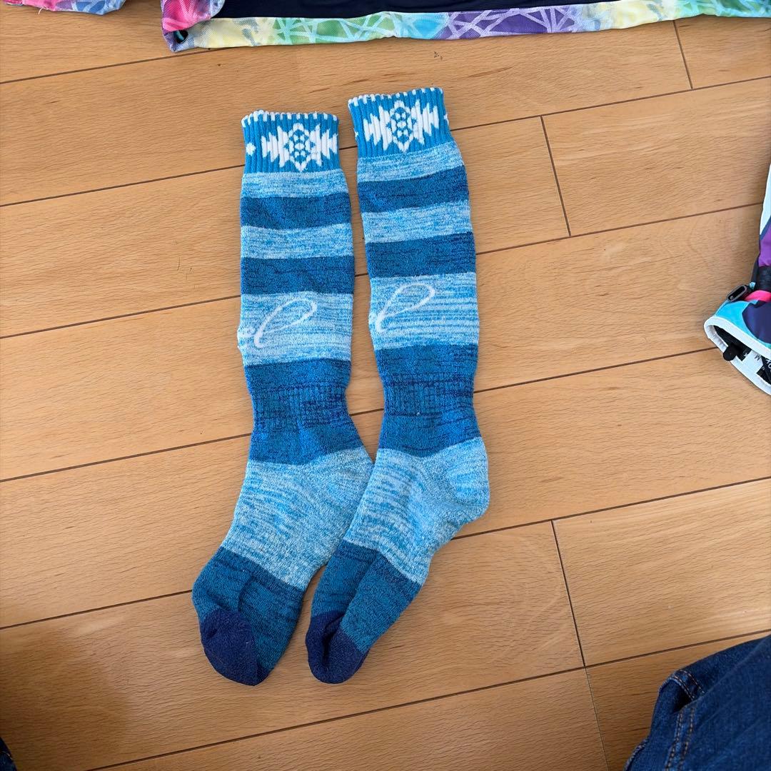 女性用スキーウェア　S 上下　帽子　手袋　靴下