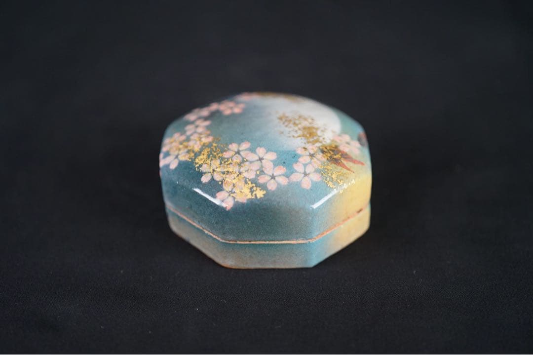 十二代 坂高麗左衛門 (熊峰) 萩陶彩華枝垂桜図八角香合 共箱 茶道具