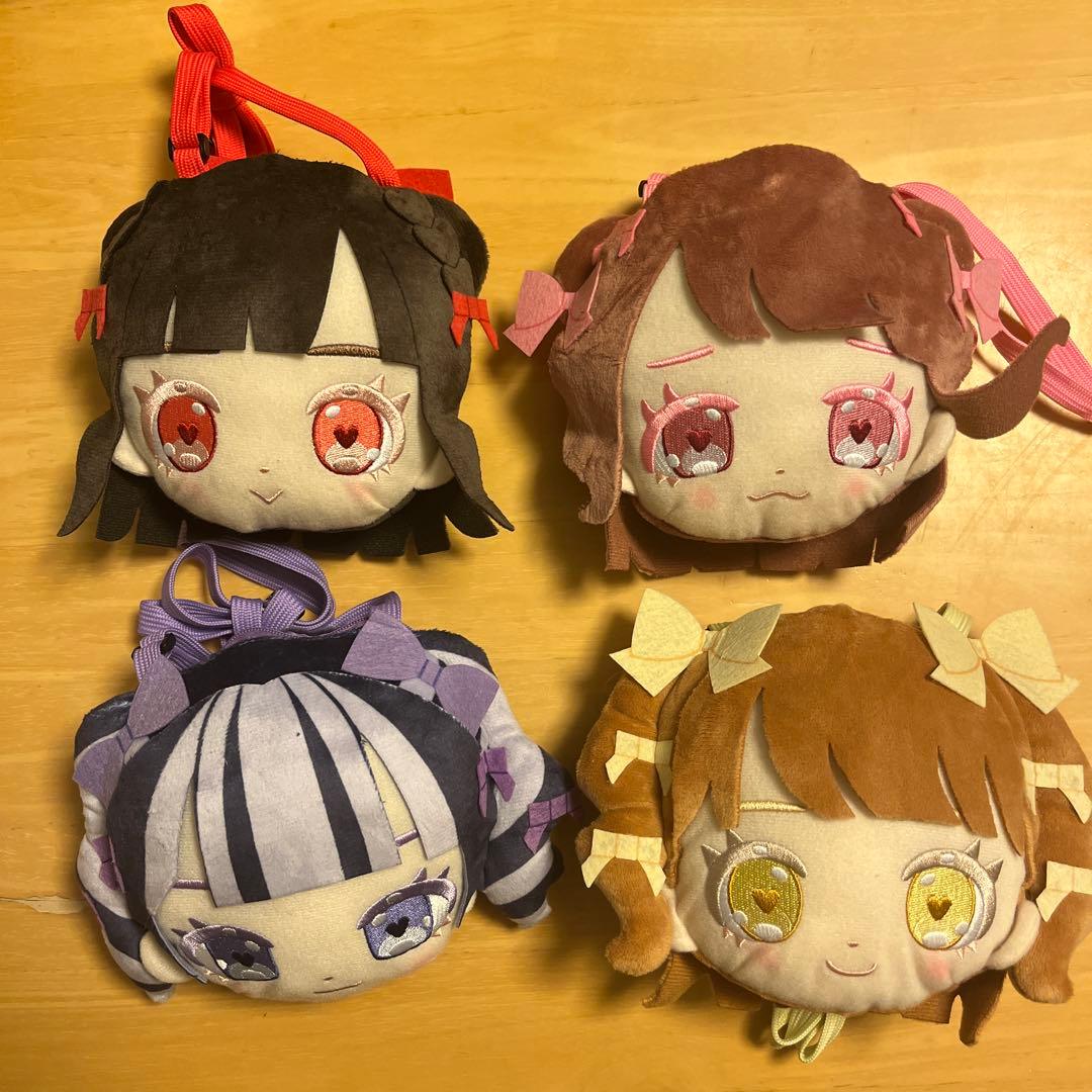 きゅるりんってしてみて　お顔ポーチ4人セット