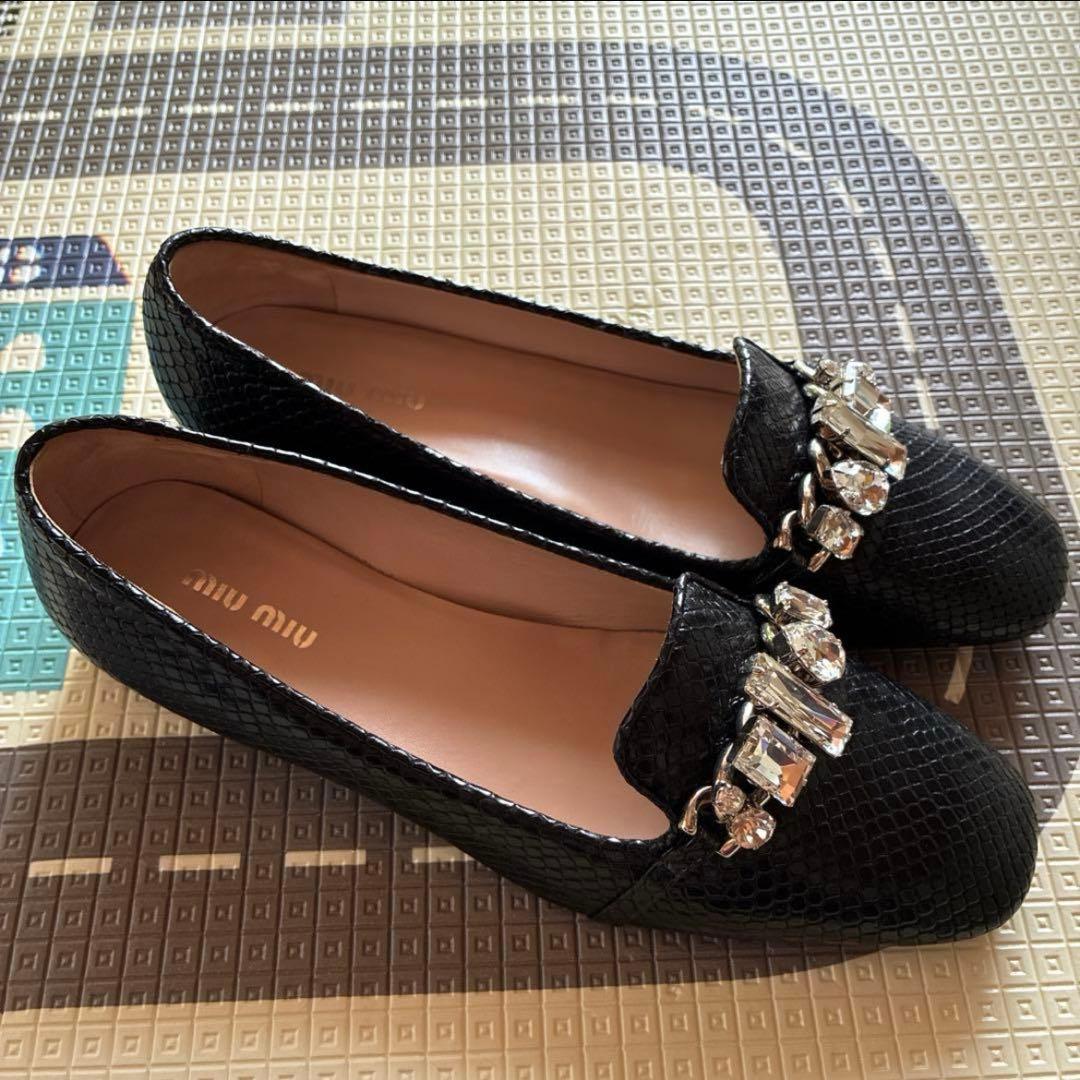 極美品✨miumiu 黒　ビジュー　クロコ　牛革　ローヒールパンプス　25cm