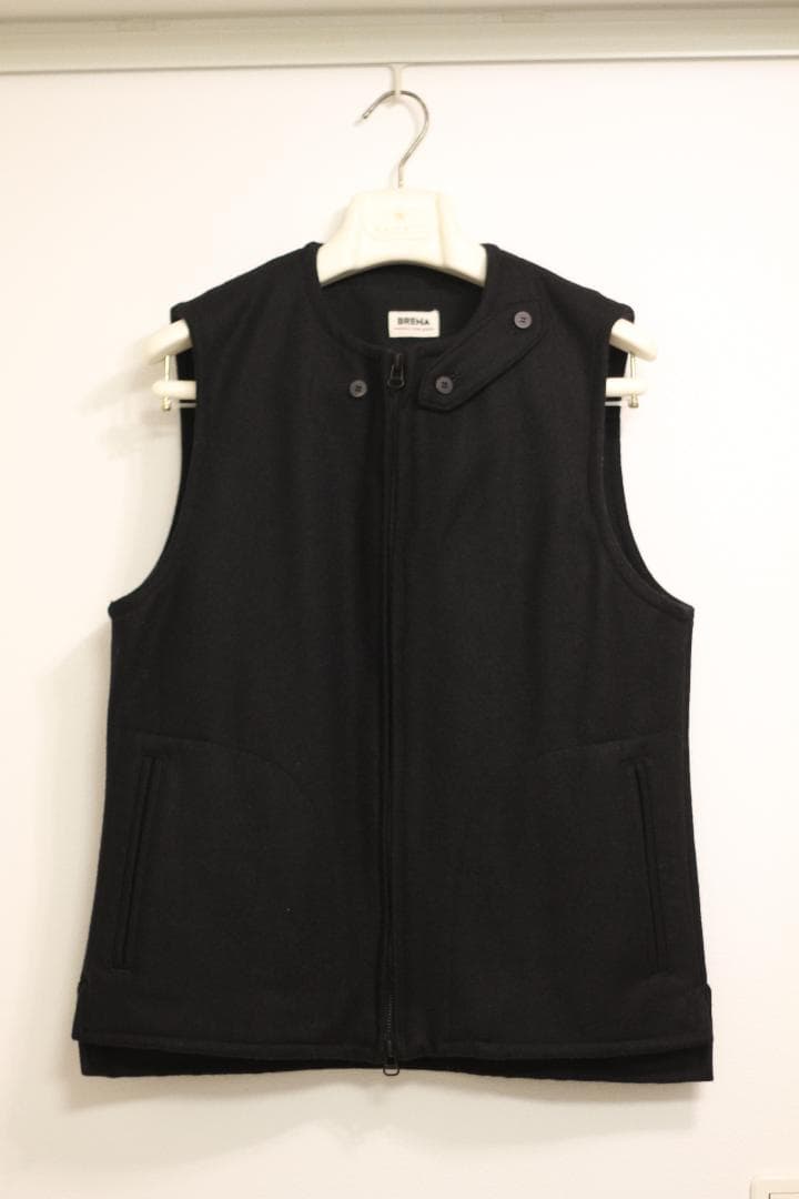 【極美品/即完品】Brena チンストラップ ウール ベスト 44(ブラック