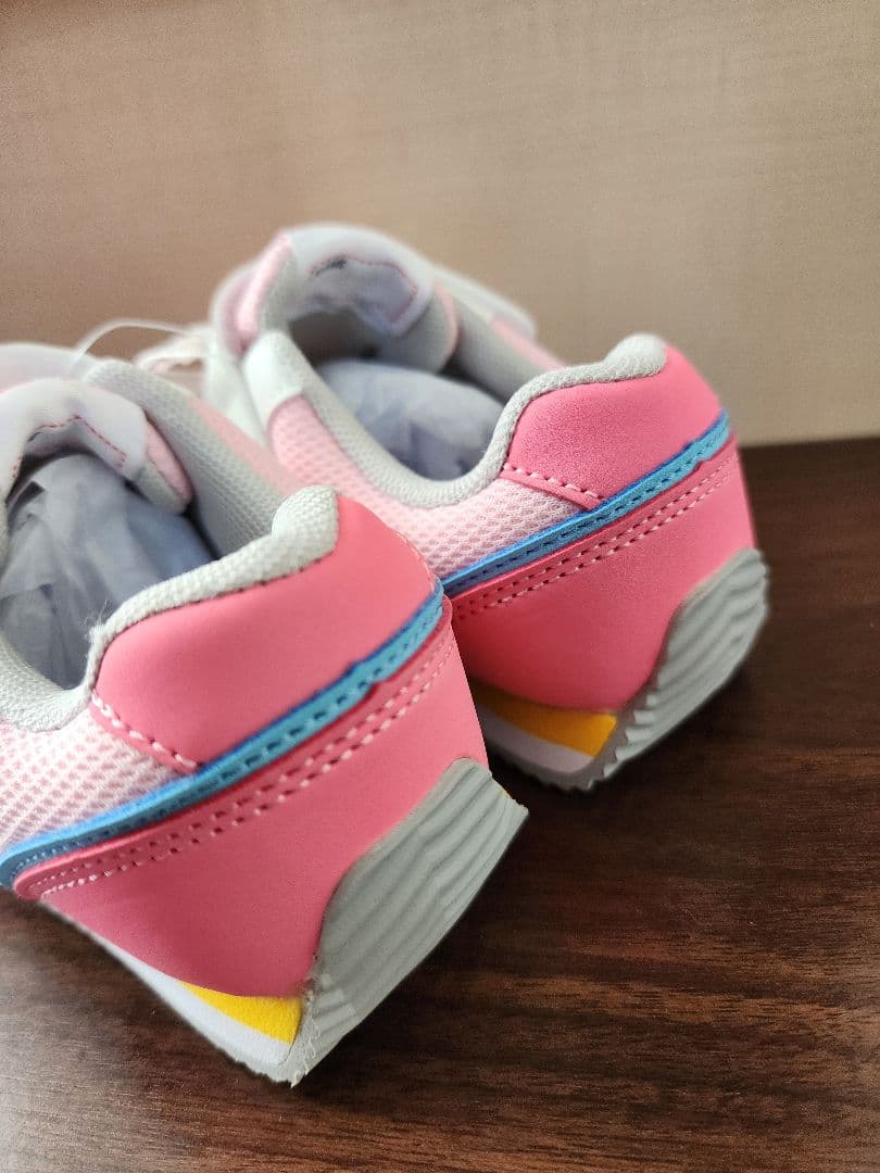 値下げ!新品　ミキハウス 　　ピンク スニーカー　16cm