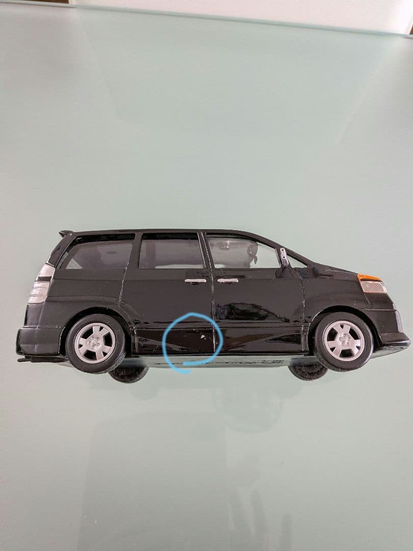 トヨタ　初代ヴォクシー　カラーサンプル　1/24