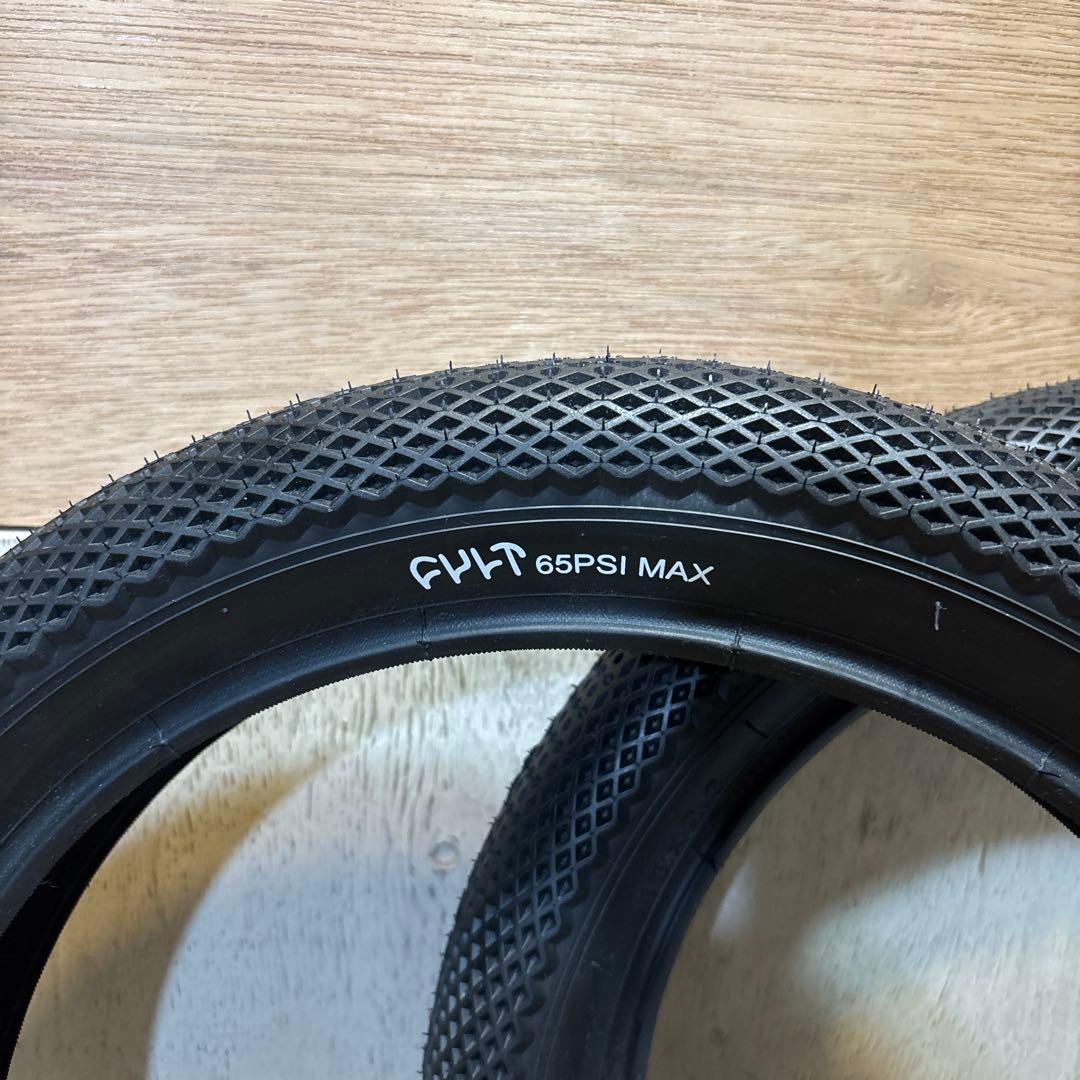 VANS x CULT TIRE BMX タイヤ 16” x 2.3” ブラック