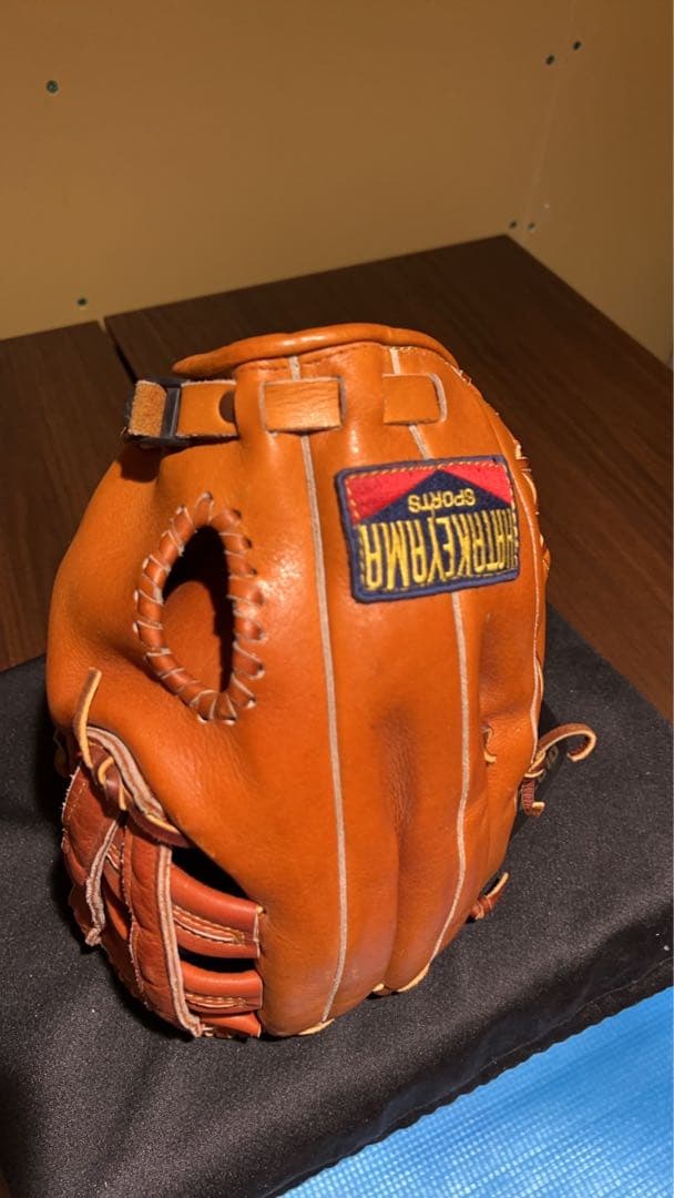 超貴重 4本指 ハタケヤマとミツワタイガーのダブルネーム 貴重な硬式用和牛グラブ