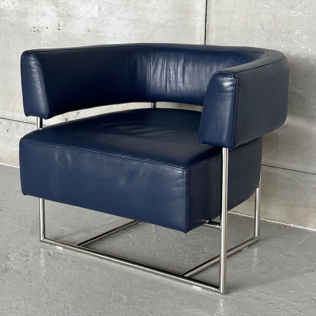 合皮クラブチェア◎ モダンデザインラウンジチェア／低座面／店舗・サロン・書斎