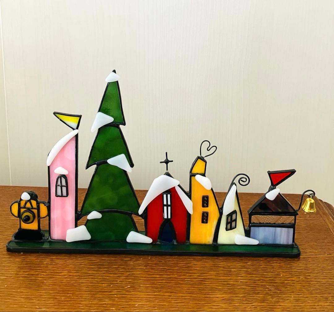 ステンドグラス　ガス燈が並ぶ街並み＆雪の街並み