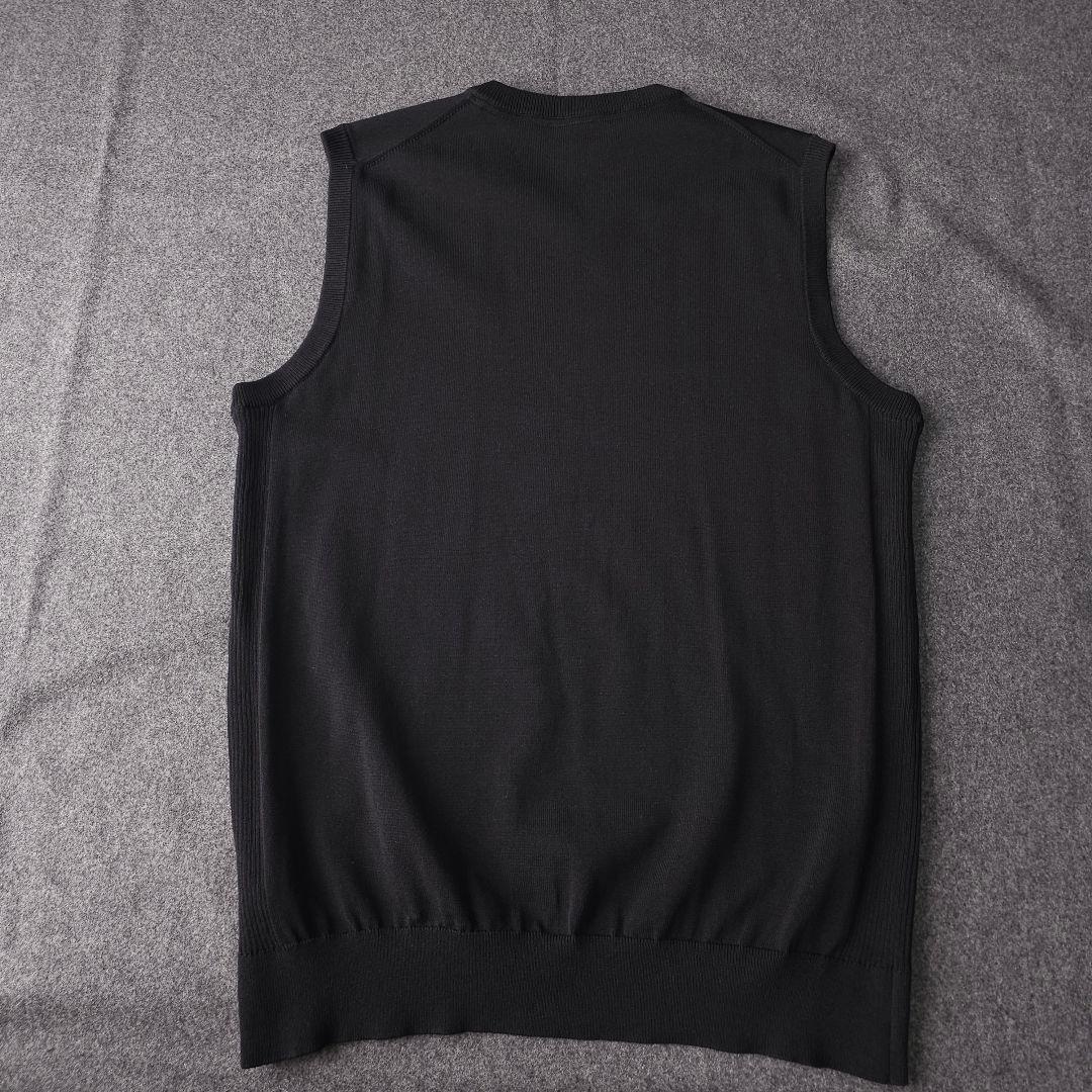 近年モデル デサントゴルフ 立体ロゴ Vネック ゴルフニットベスト 黒 L