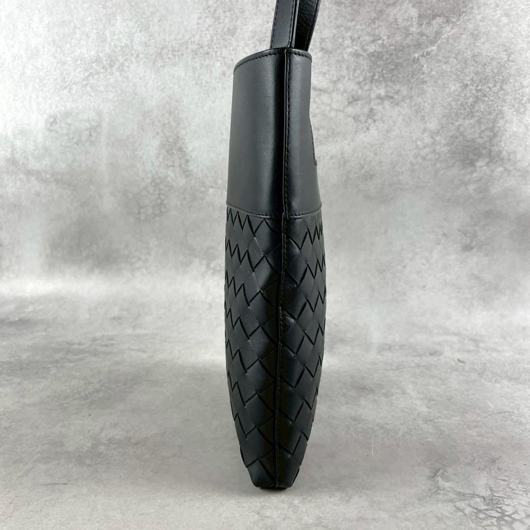 ボッテガヴェネタ イントレチャート ショルダーバッグ 611357 カーフレザー