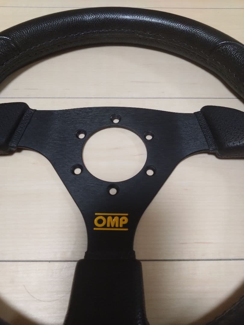 OMP ステアリングホイール 黒 33