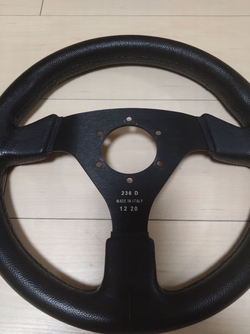 OMP ステアリングホイール 黒 33