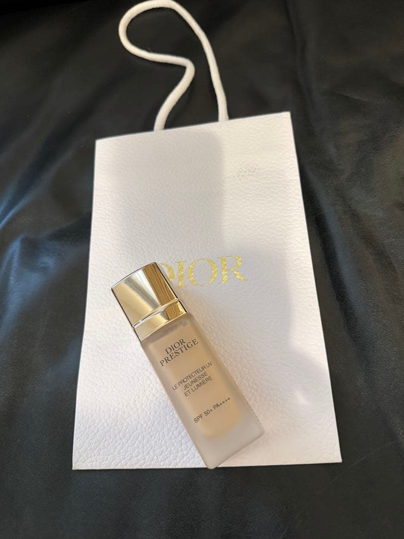 ほぼ新品　ディオール　プレステージ　ホワイトルプロテクター 00 SPF 50+
