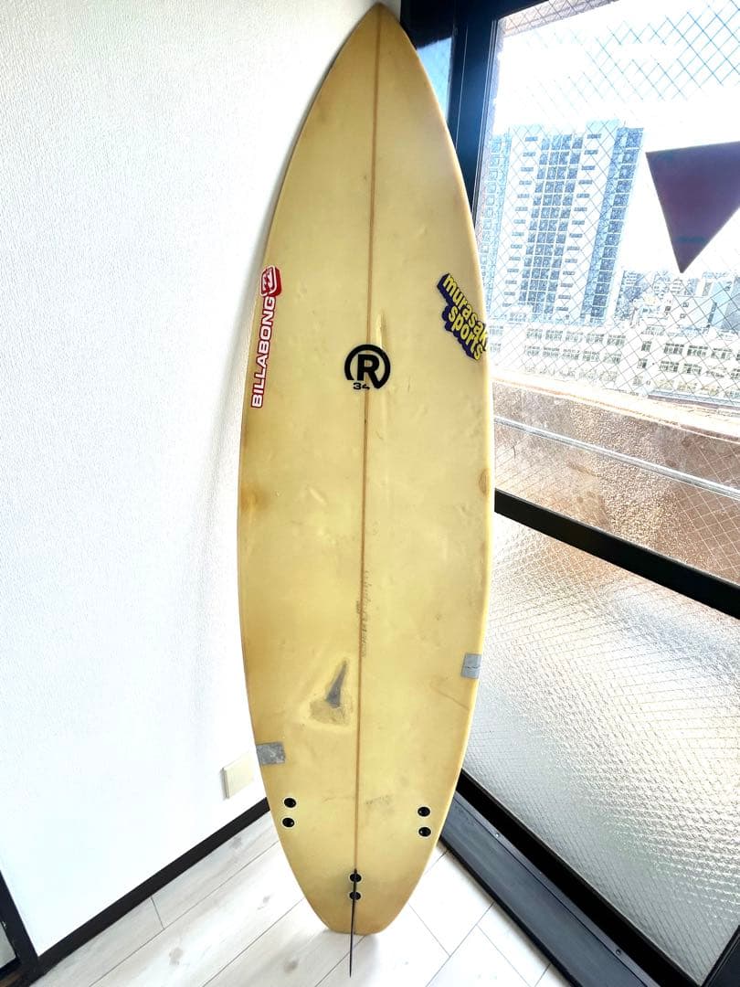 ロストサーフボード5'8 Outcat（フィン＋リーシュ+ケース）