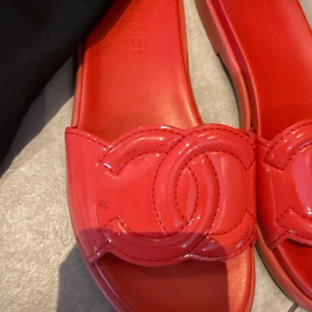CHANEL レッド サンダル 38C