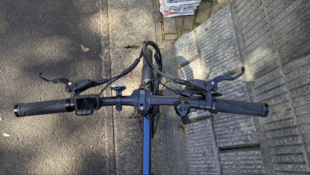 電動アシスト折りたたみ自転車ERWAYA02と電動空気入付き