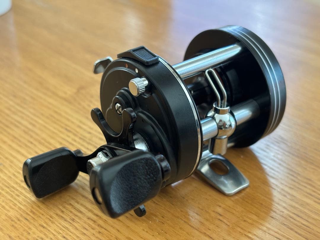 【美品】【送料無料】ダイワ　ミリオネア　ＧＳ　２０００Ｃ　純正袋付