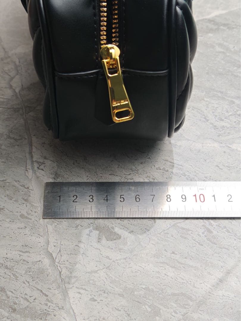 MIU MIU キルティング レザー バッグ ショルダー付き　美品