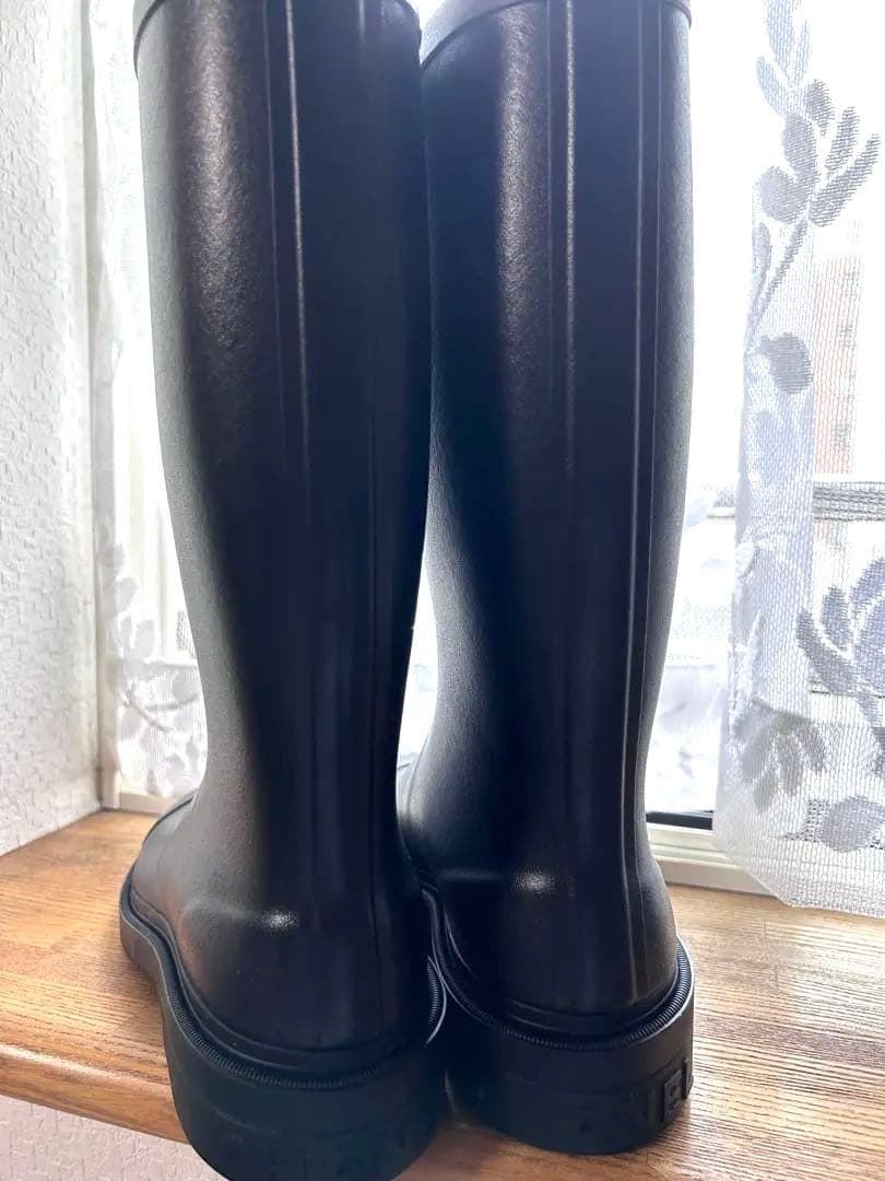 【新品未使用】CHANELレインブーツ 39 BLACK ジェニー着用