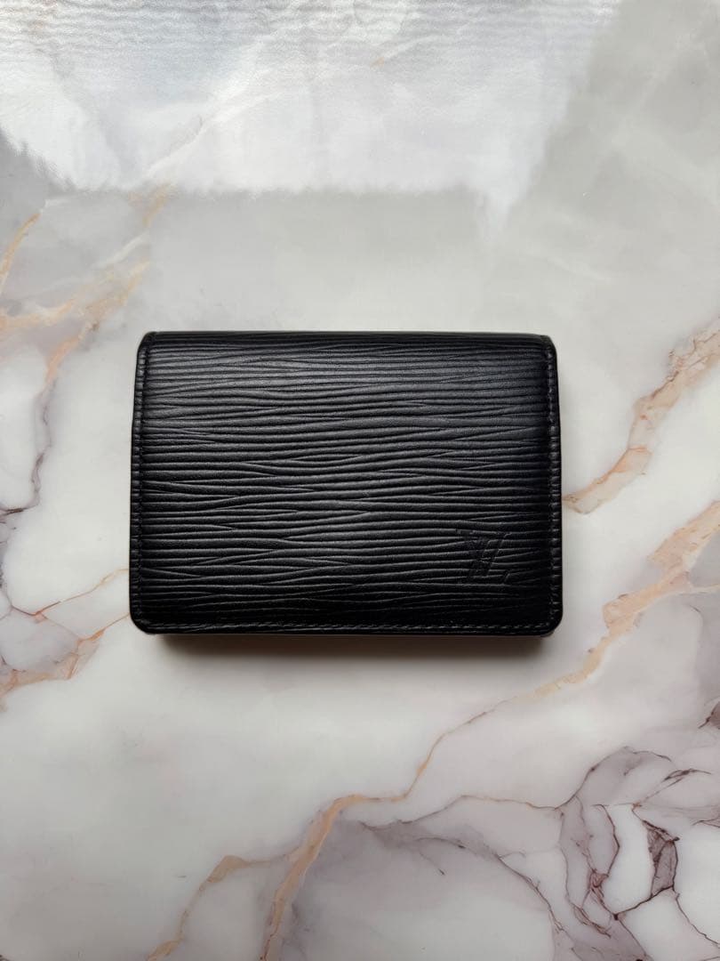 LOUIS VUITTON アンヴェロップカルトドゥヴィジット 名刺入れ