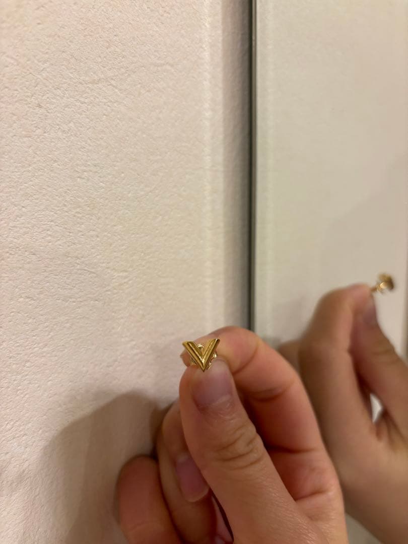 ルイヴィトン ピアス・エッセンシャルV
