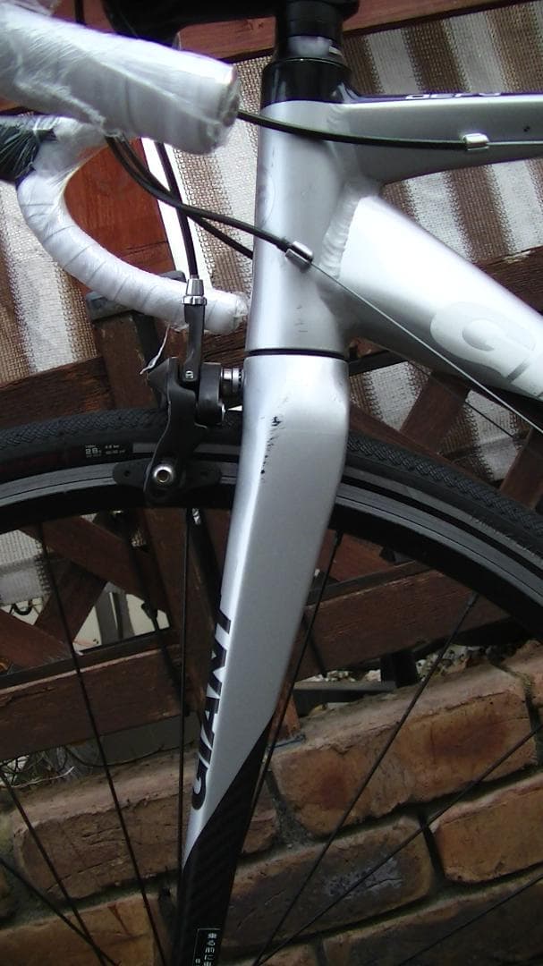 GIANT DEFY3 R2000クラリス　16速　ロードバイク