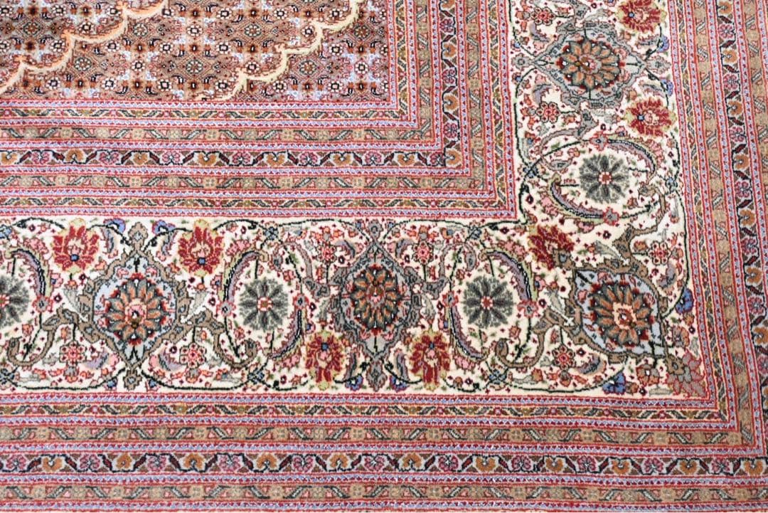 【美品】 ペルシャ絨毯 手織り Tabriz タブリーズ メダリオン柄