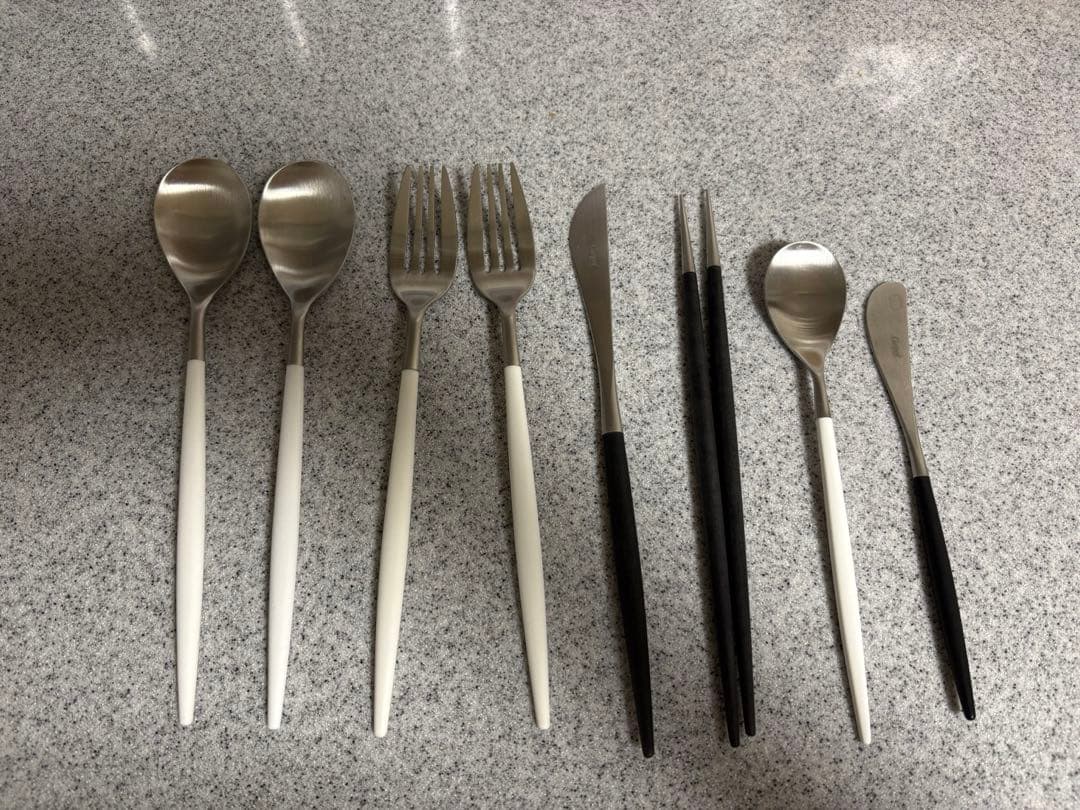 Cutipol カトラリー ホワイト ブラック