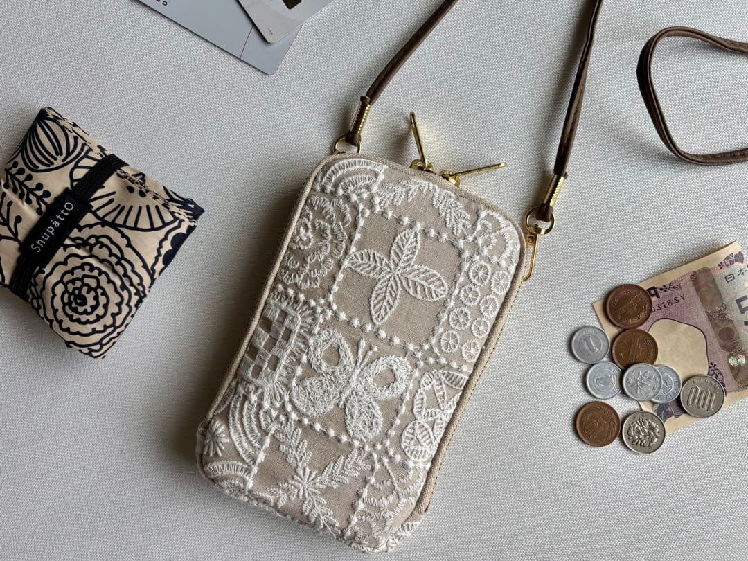 【スマホショルダー】ミナペルホネン forest tileライトベージュ