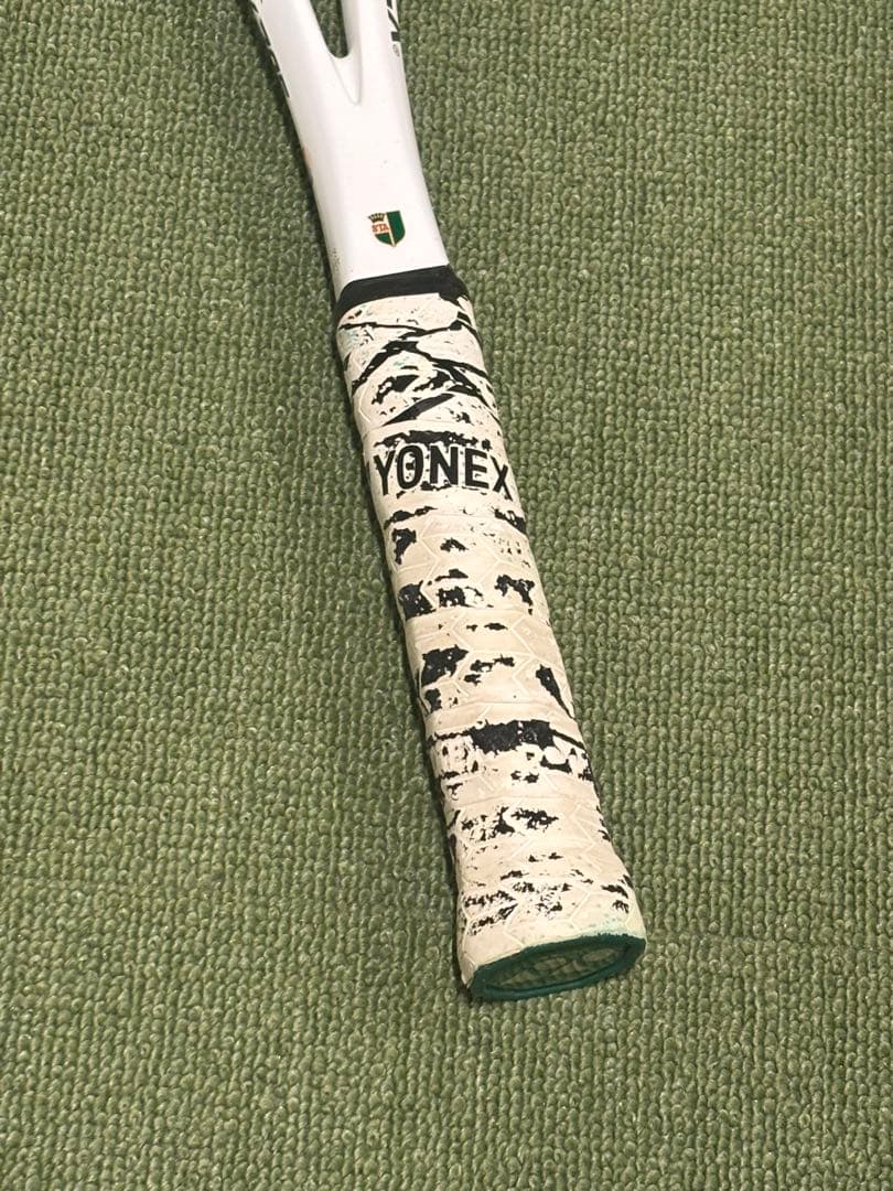 YONEX 旧型ジオブレイク70s ホワイト　ケース付き　廃盤モデル