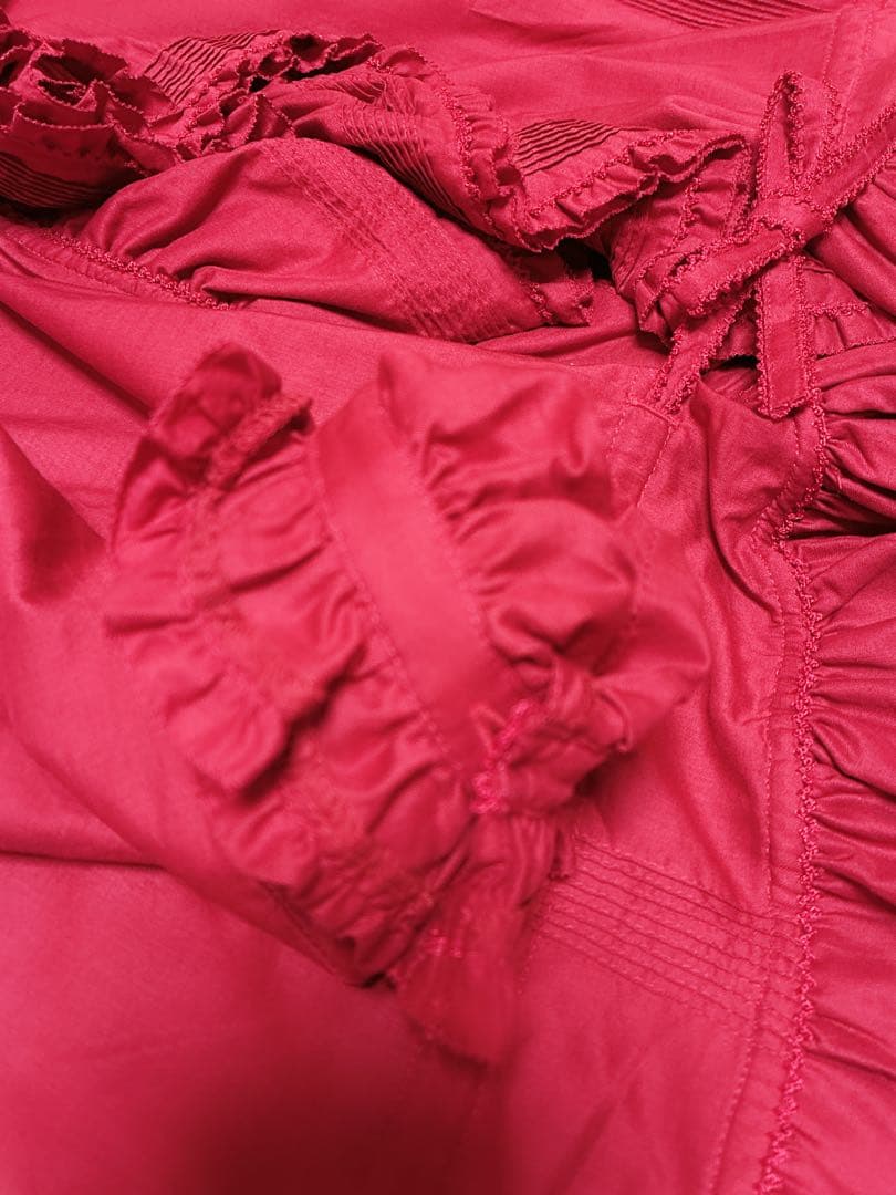 カネコイサオ　オーバーブラウス　レッド