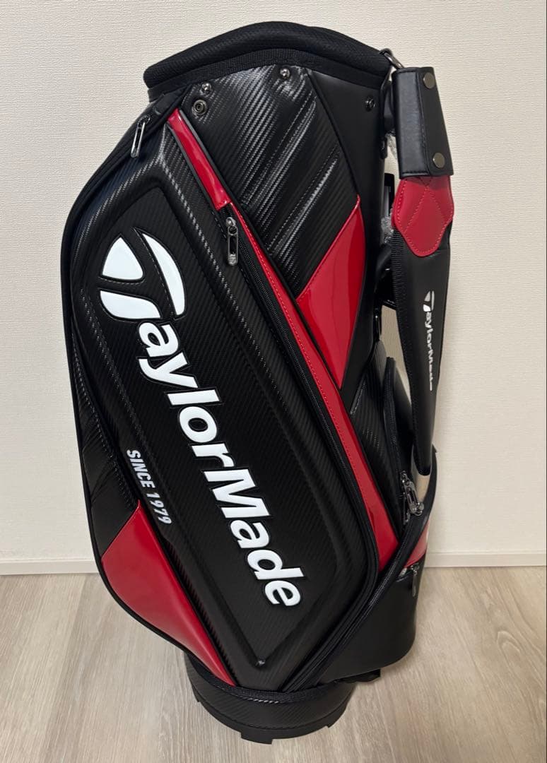 新品未使用品！TaylorMade キャディバッグ BK/RD　UN033