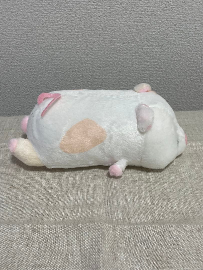 握ると音が鳴るぶたのぬいぐるみ