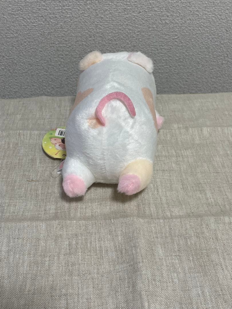 握ると音が鳴るぶたのぬいぐるみ