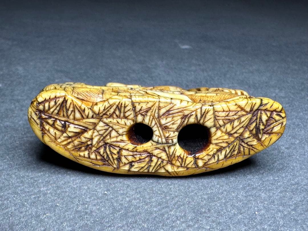 極上　根付　天然素材　アンティーク　和彫　置物　骨董　飾り物　古美術品細密細工