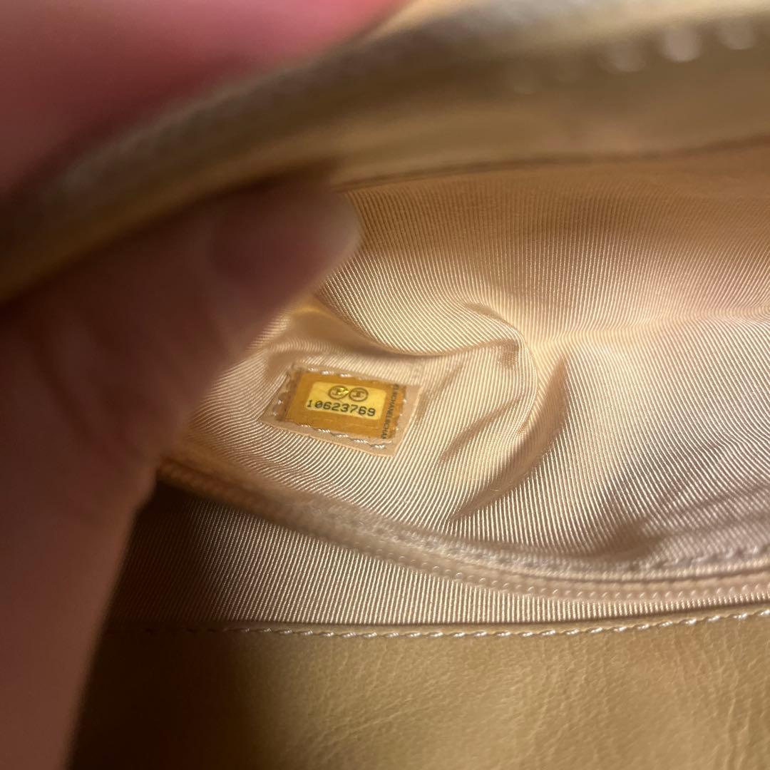 CHANELカメリアショルダーバッグ キャンバス×パテントレザー ベージュ