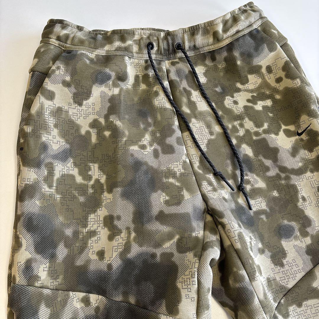 【新品】ナイキ テック メンズ オープンヘム フリース カモ パンツ L