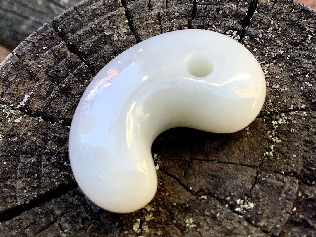 ✳極上品種のアイスジェイド氷　糸魚川翡翠勾玉　一生物の本物　お値段に自信　鑑別付